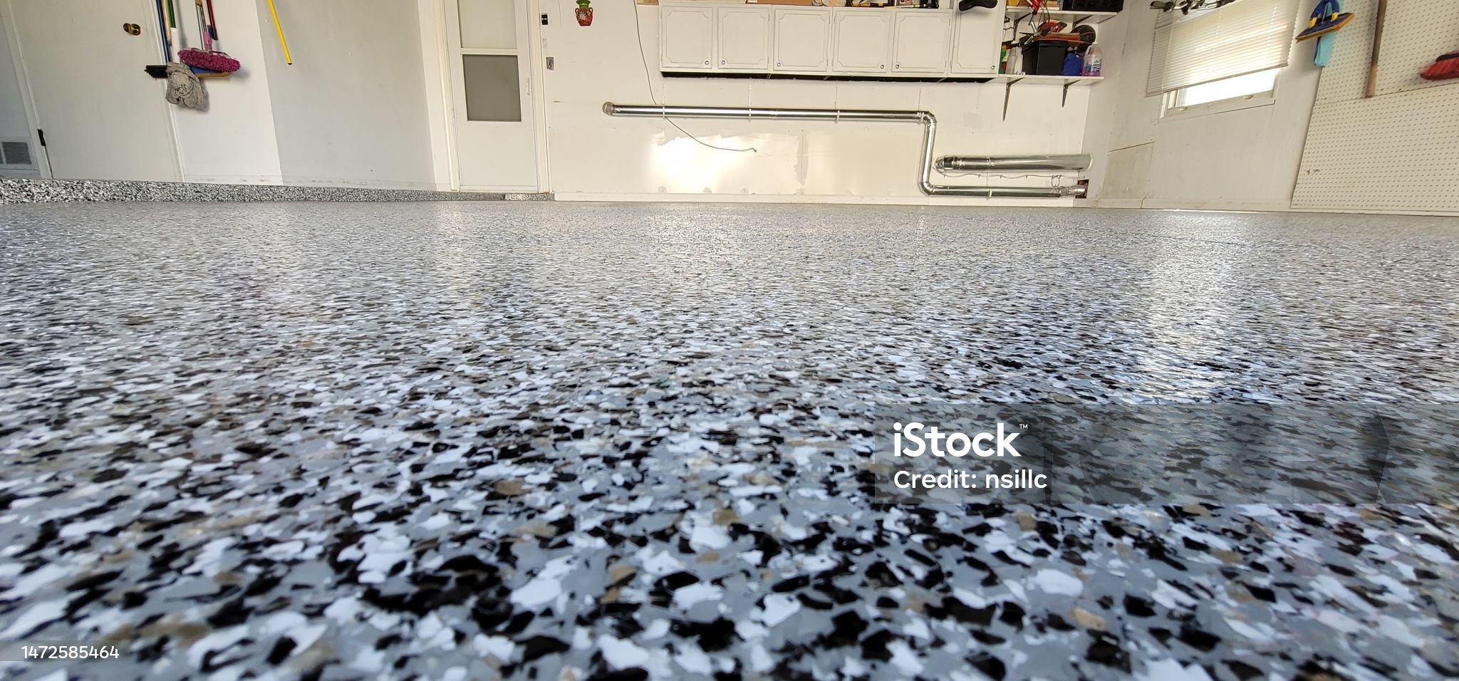 Full flake epoxy garage floor system